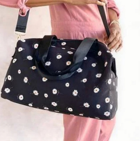 ⭐️40% Off⭐️ Alice + Olivia Black Daisy Print Duffle Bag - Picture 2 of 10
